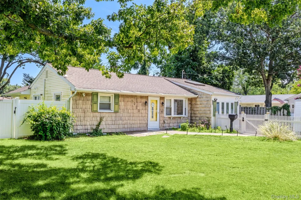 1023 Udall Road Bay Shore, NY 11706