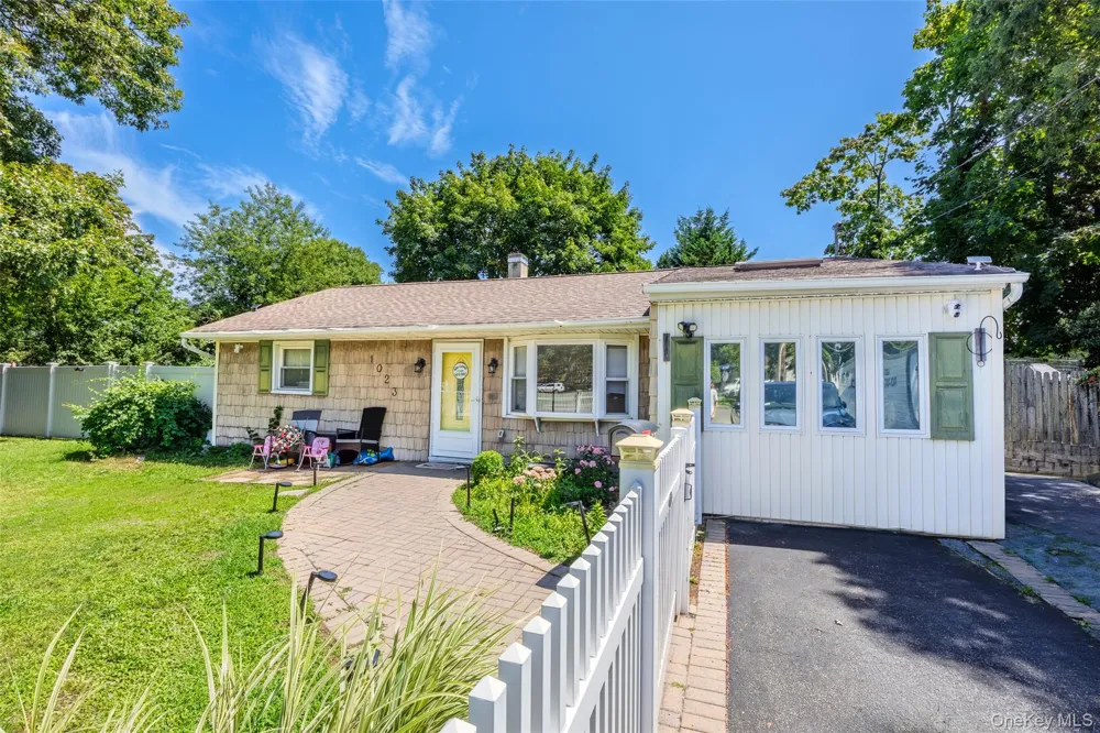 1023 Udall Road Bay Shore, NY 11706