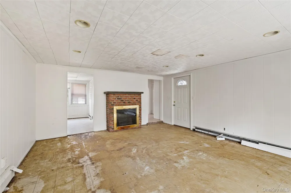 14 Marlan Court Sea Cliff, NY 11579