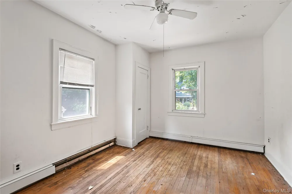 14 Marlan Court Sea Cliff, NY 11579