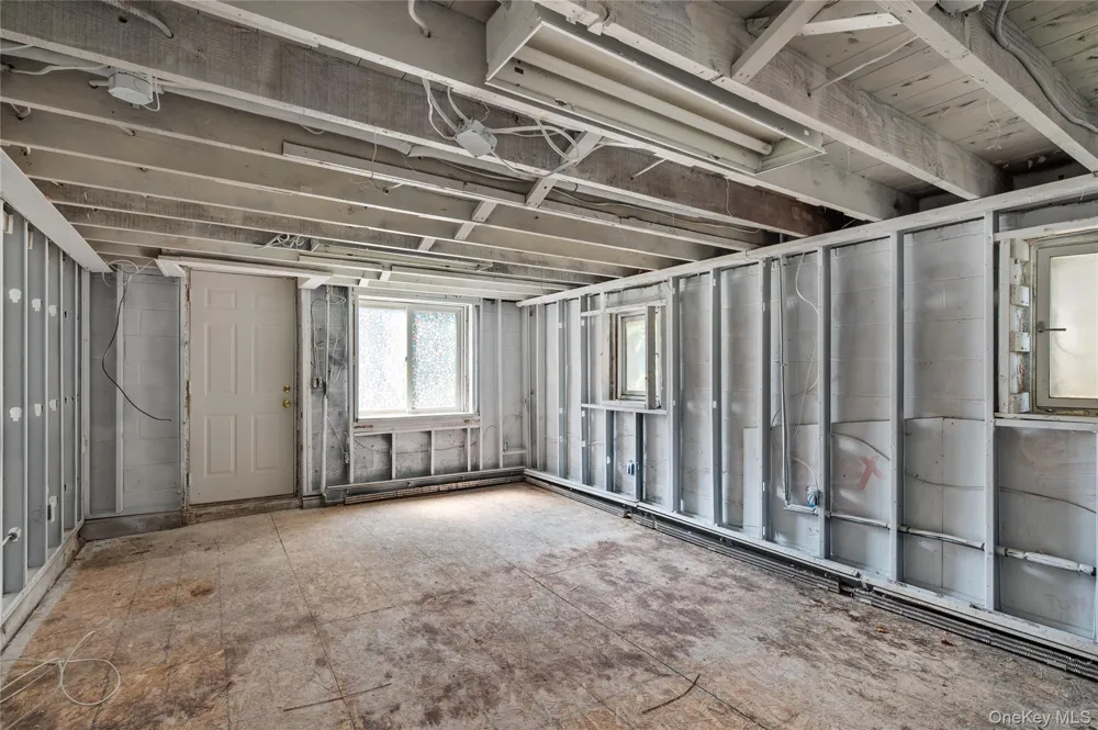 14 Marlan Court Sea Cliff, NY 11579