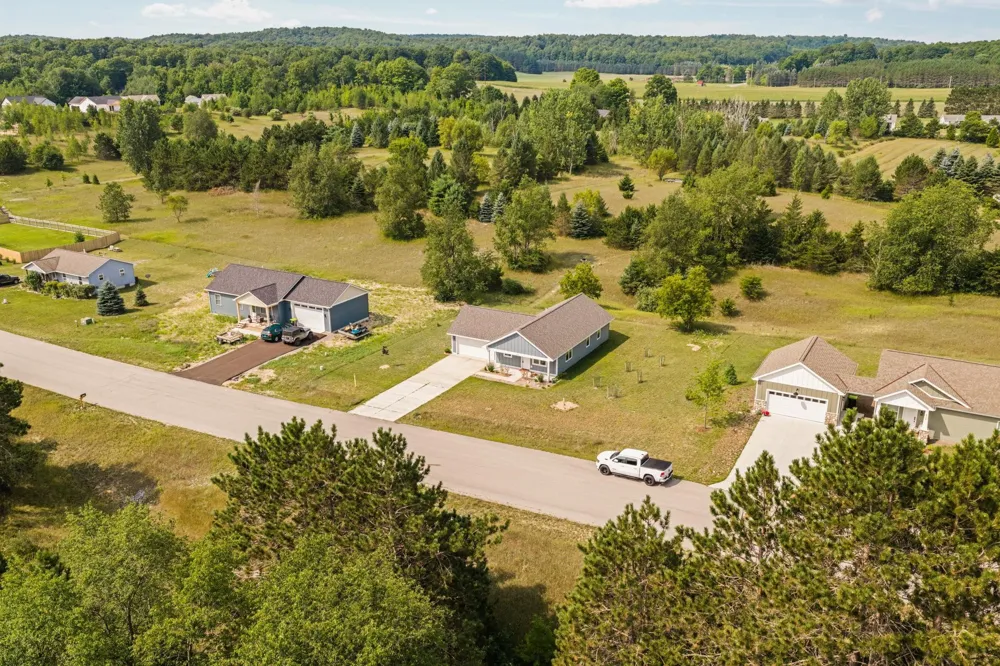 8522 Olivia Drive Kasson Township, MI 49664