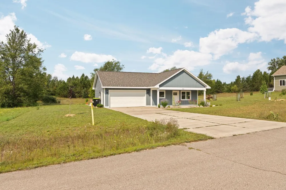 8522 Olivia Drive Kasson Township, MI 49664