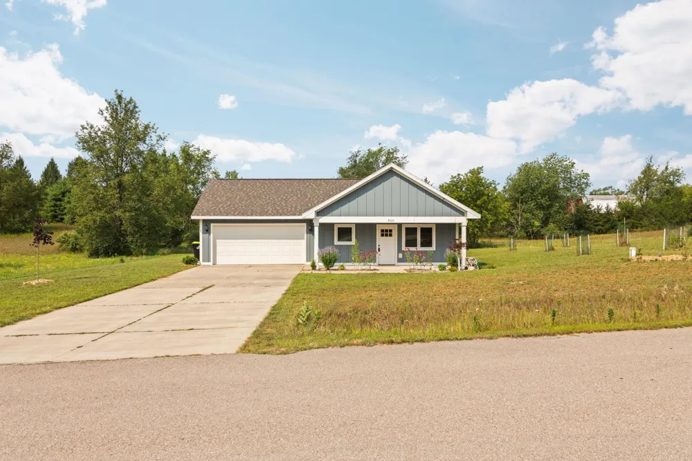 8522 Olivia Drive Kasson Township, MI 49664