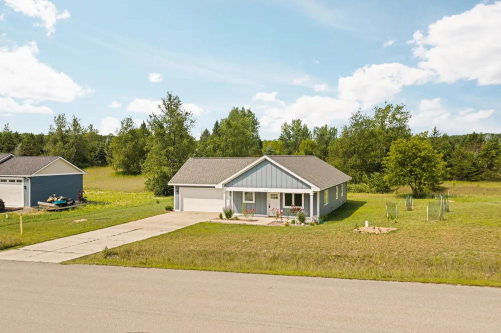 8522 Olivia Drive Kasson Township, MI 49664