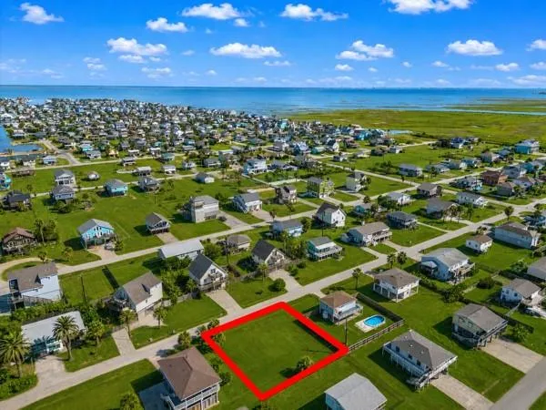 16 Mansvelt Road Jamaica Beach, TX 77554