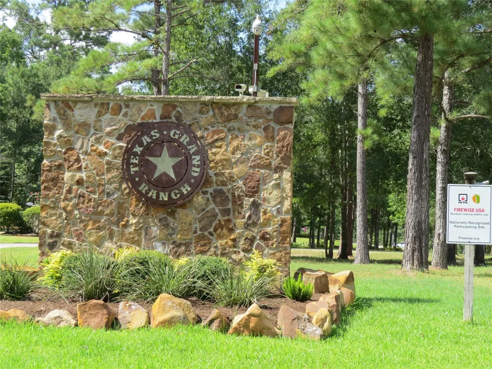 Texas Grand Road Huntsville, TX 77340