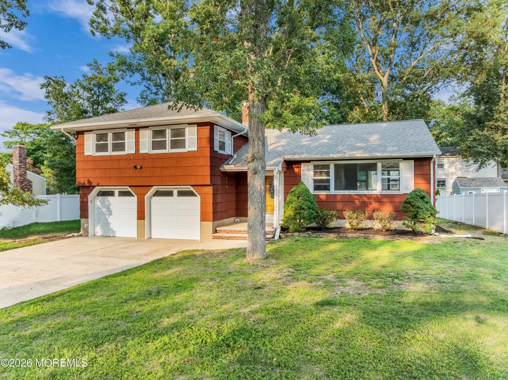 2001 Oakhurst Parkway Oakhurst, NJ 07755