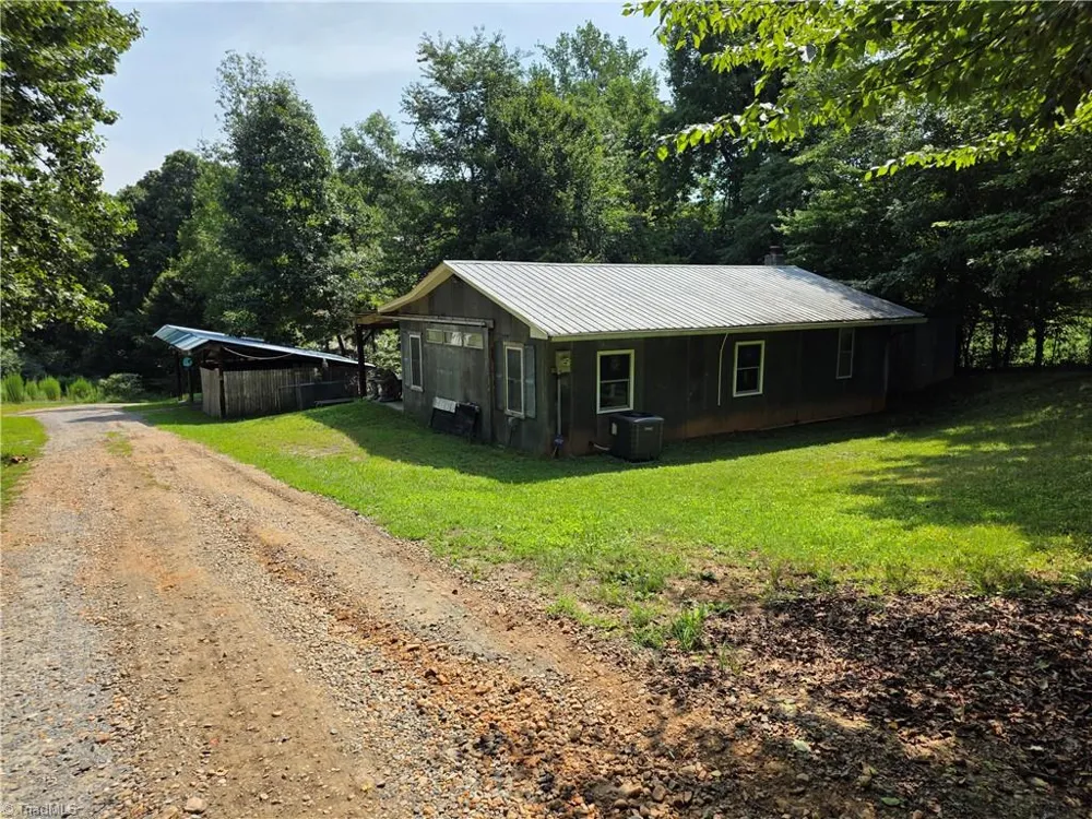 609 John Scott Road Pinnacle, NC 27043