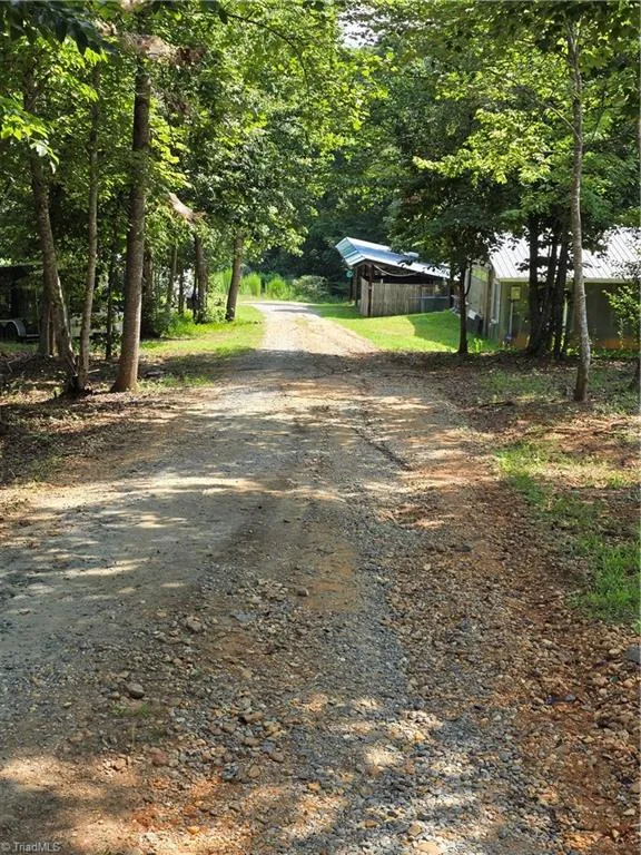 609 John Scott Road Pinnacle, NC 27043