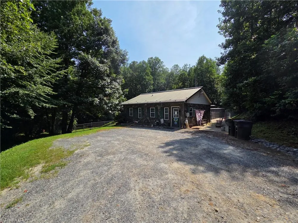609 John Scott Road Pinnacle, NC 27043