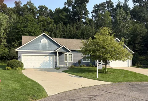 4207 Sand Valley Drive NE #9