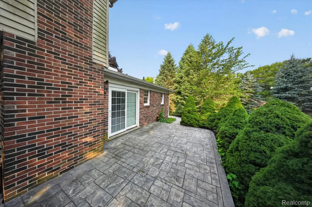 8940 Sarah Lane Grosse Ile Township, MI 48138