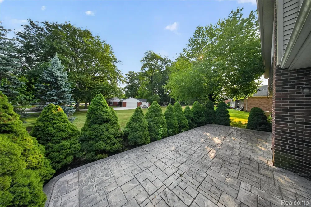 8940 Sarah Lane Grosse Ile Township, MI 48138