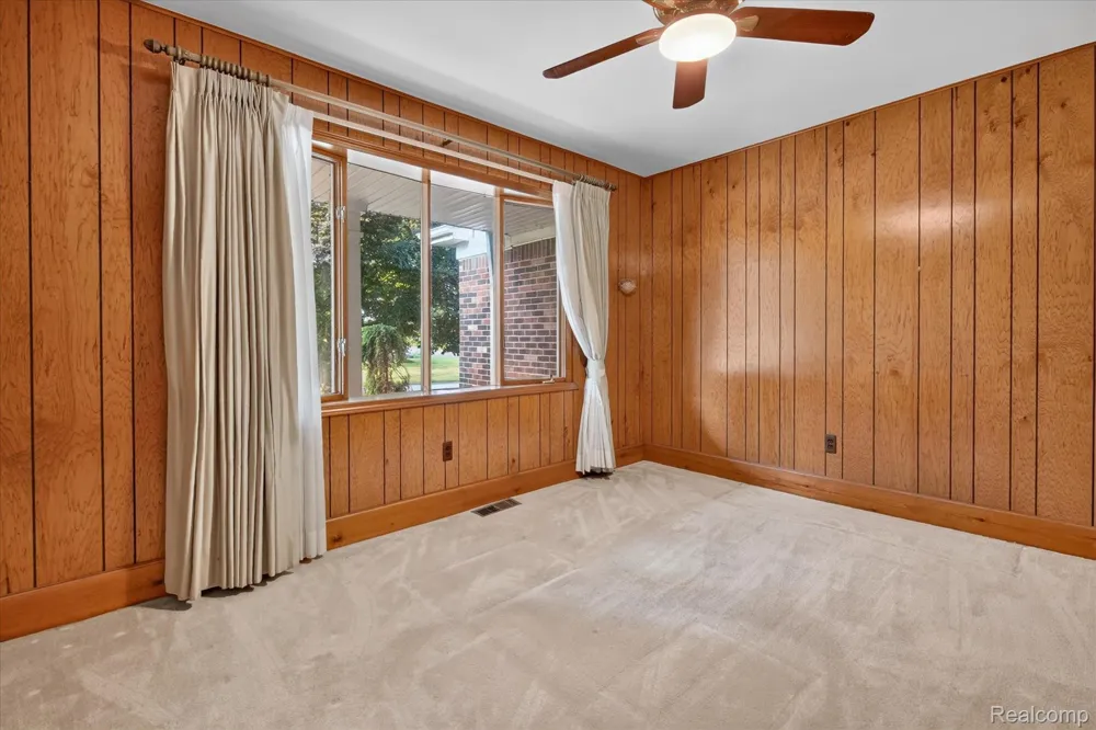 8940 Sarah Lane Grosse Ile Township, MI 48138
