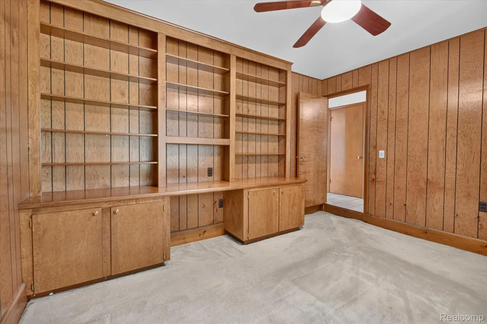 8940 Sarah Lane Grosse Ile Township, MI 48138