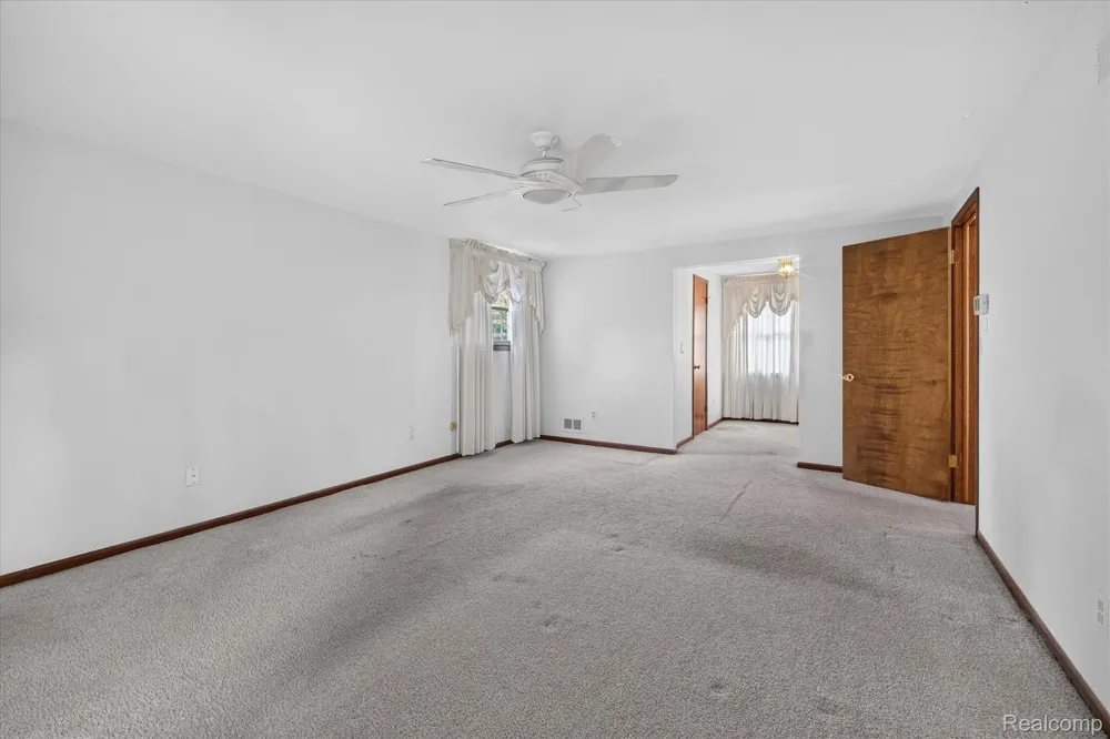 8940 Sarah Lane Grosse Ile Township, MI 48138