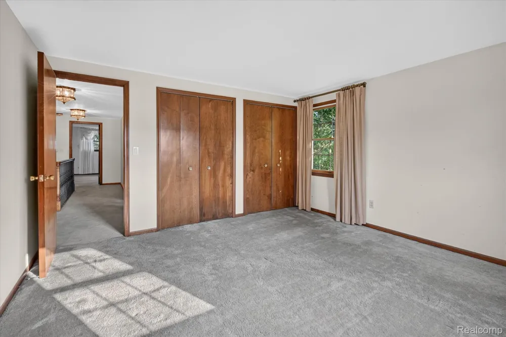 8940 Sarah Lane Grosse Ile Township, MI 48138