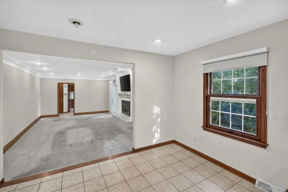 8940 Sarah Lane Grosse Ile Township, MI 48138