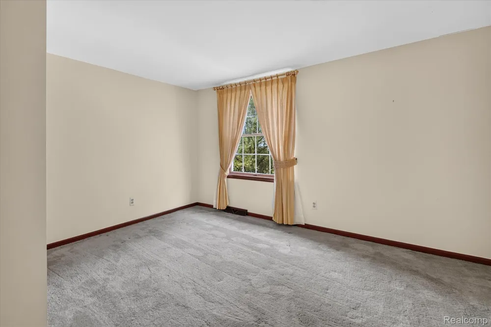 8940 Sarah Lane Grosse Ile Township, MI 48138