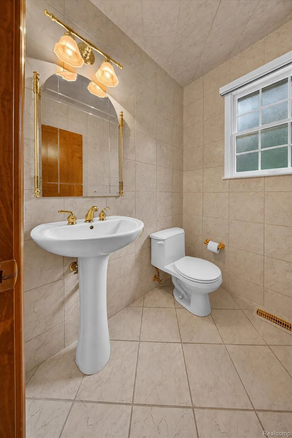 8940 Sarah Lane Grosse Ile Township, MI 48138