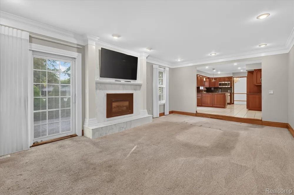 8940 Sarah Lane Grosse Ile Township, MI 48138