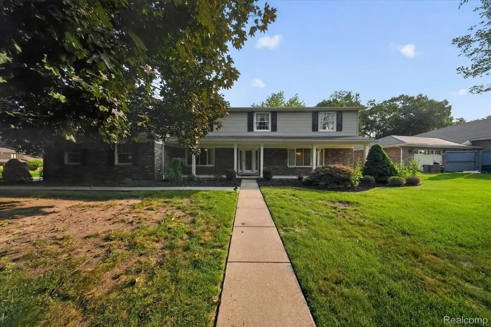 8940 Sarah Lane Grosse Ile Township, MI 48138