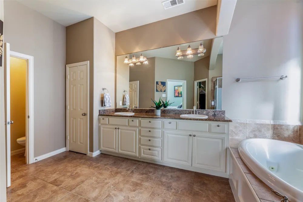 920 Fannin Drive Lantana, TX 76226