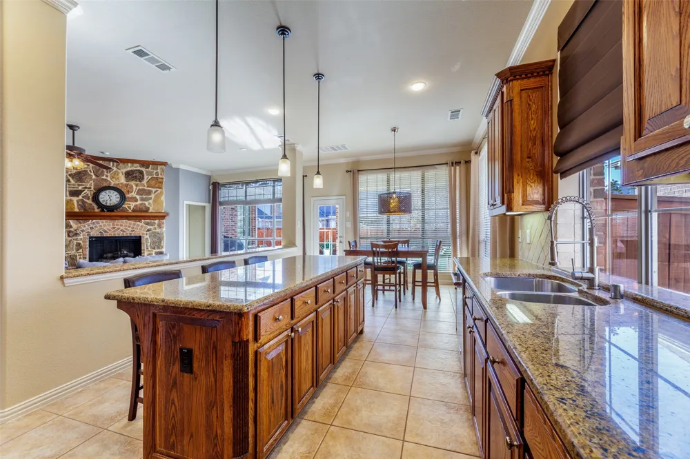 920 Fannin Drive Lantana, TX 76226