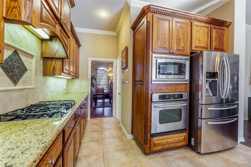 920 Fannin Drive Lantana, TX 76226