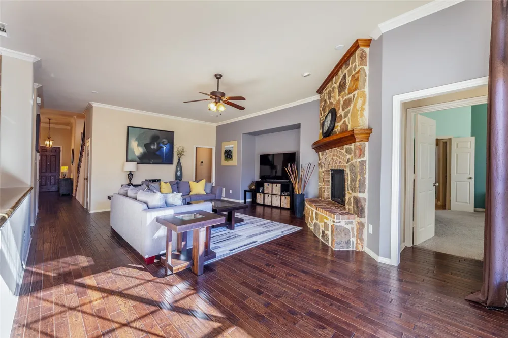 920 Fannin Drive Lantana, TX 76226