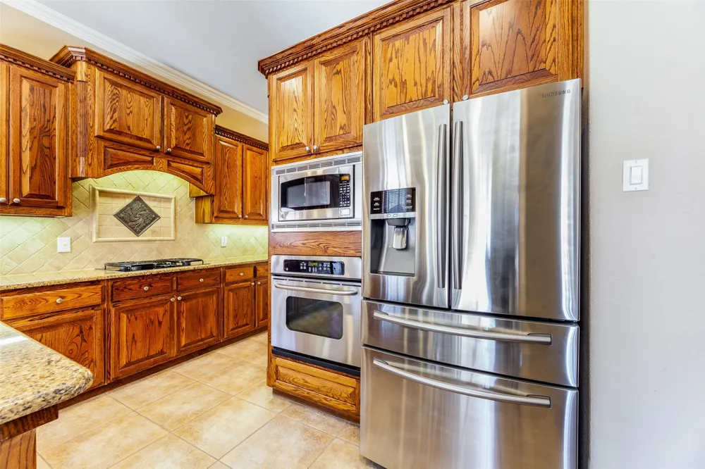 920 Fannin Drive Lantana, TX 76226