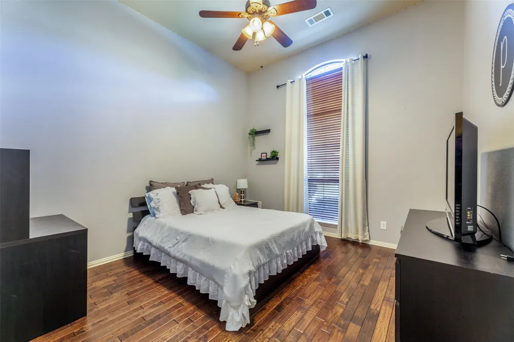 920 Fannin Drive Lantana, TX 76226