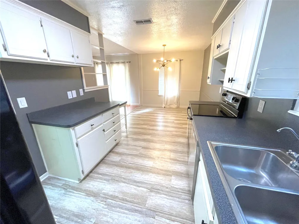 1348 Inglewood Drive Stephenville, TX 76401