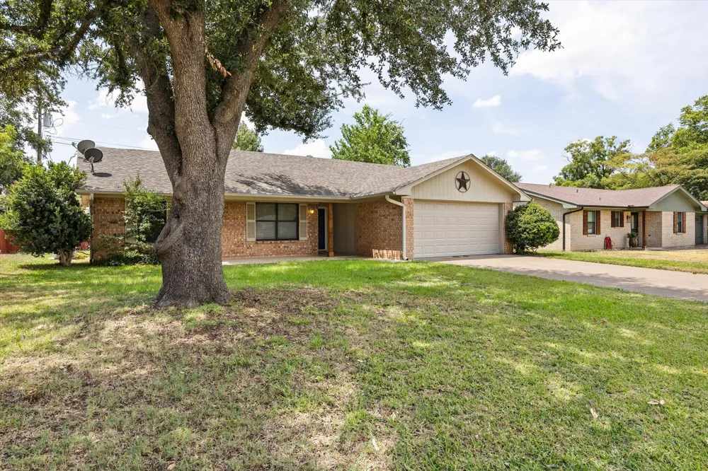 1348 Inglewood Drive Stephenville, TX 76401