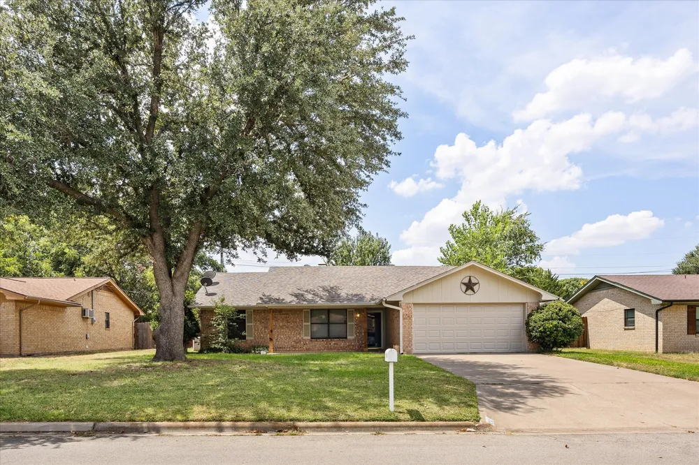 1348 Inglewood Drive Stephenville, TX 76401