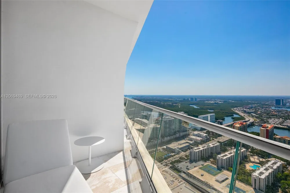 16901 Collins Ave #5305 Sunny Isles Beach, FL 33160