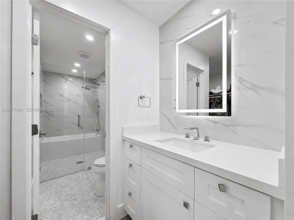 13710 SW 18th Ter Miami, FL 33175