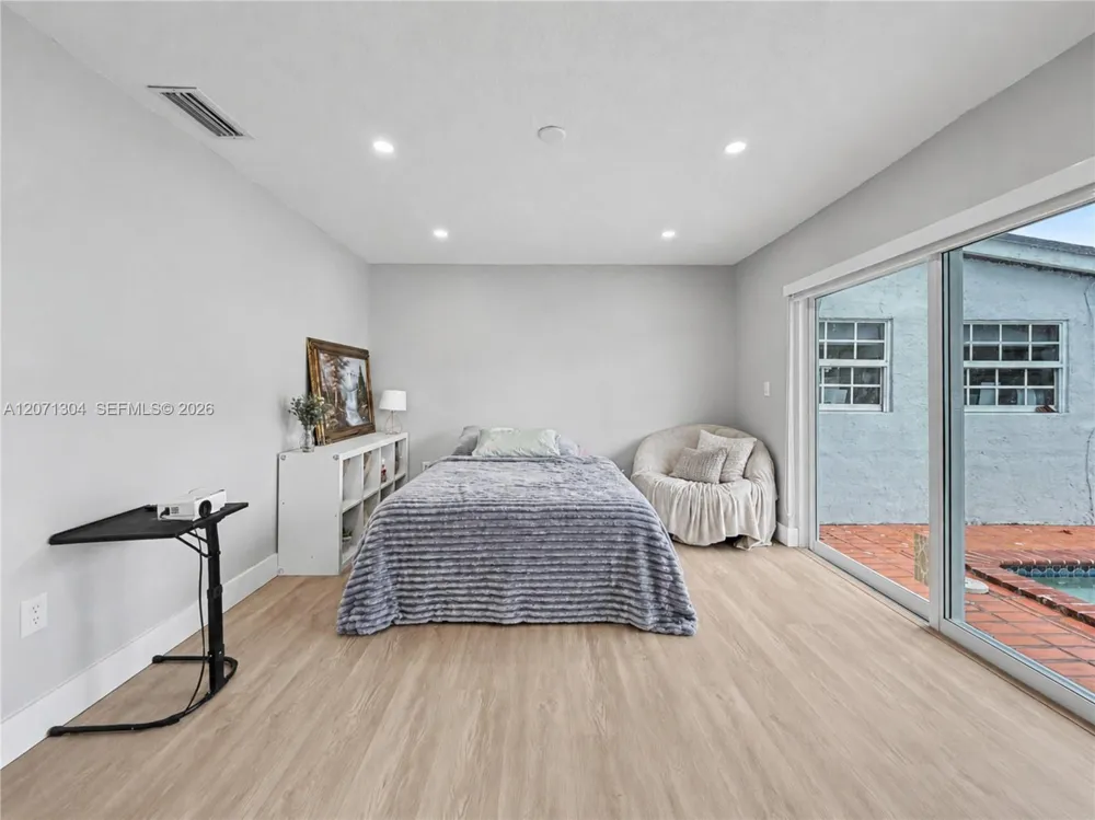 13710 SW 18th Ter Miami, FL 33175