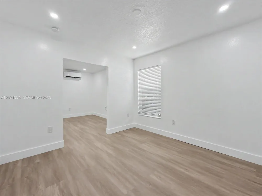 13710 SW 18th Ter Miami, FL 33175