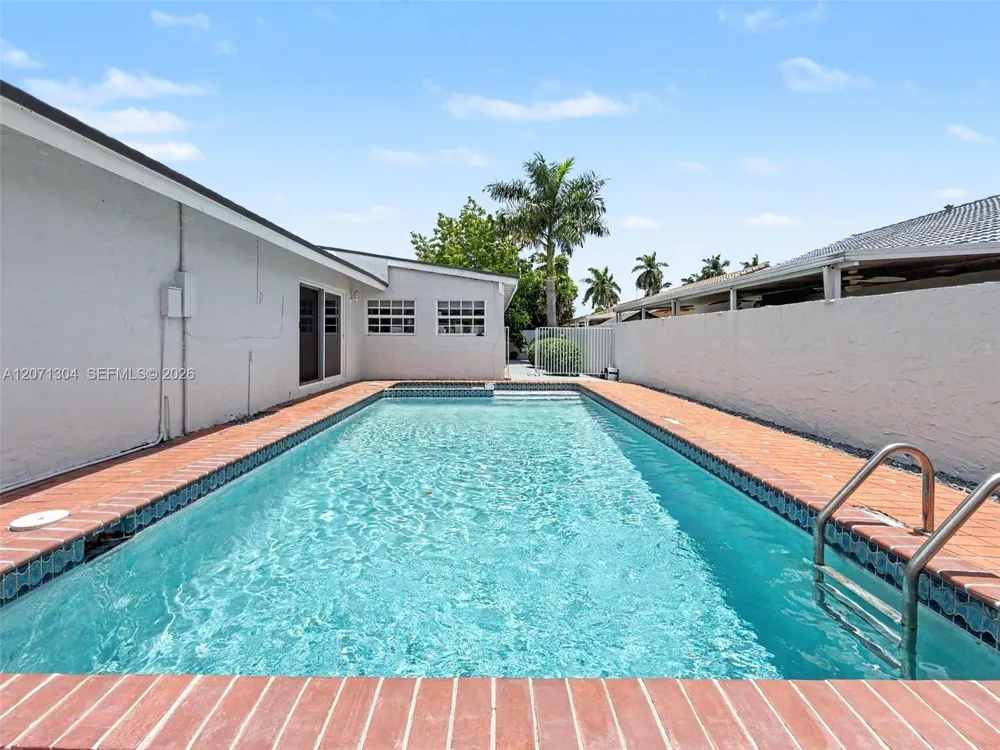 13710 SW 18th Ter Miami, FL 33175