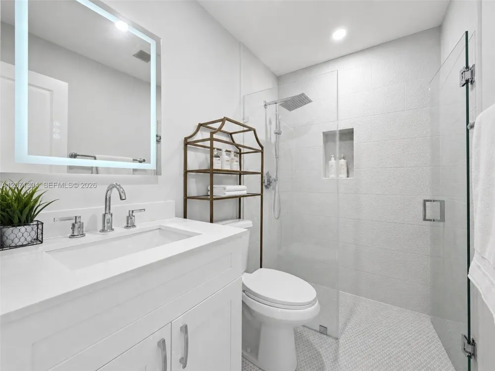 13710 SW 18th Ter Miami, FL 33175