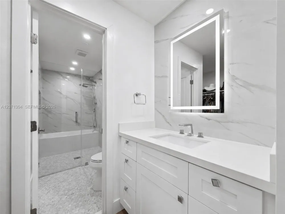 13710 SW 18th Ter Miami, FL 33175