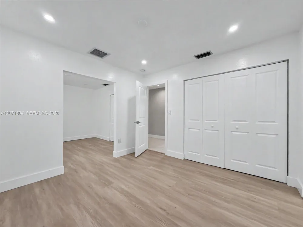 13710 SW 18th Ter Miami, FL 33175