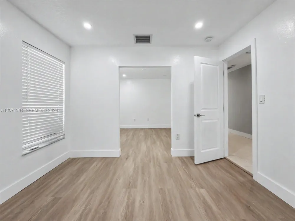 13710 SW 18th Ter Miami, FL 33175