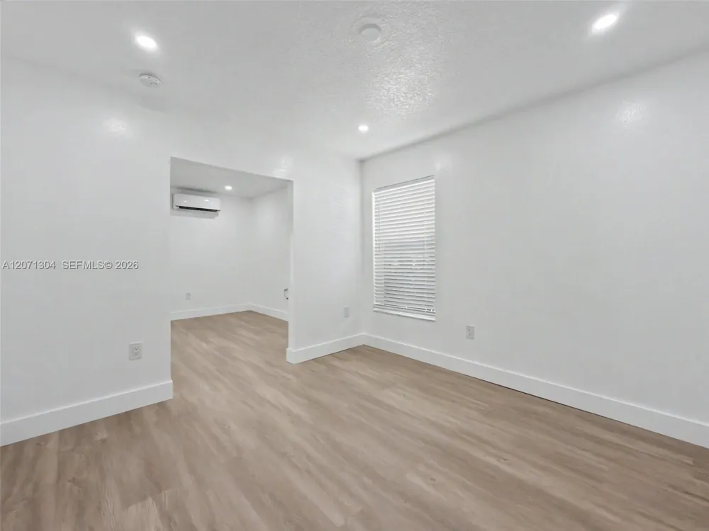 13710 SW 18th Ter Miami, FL 33175