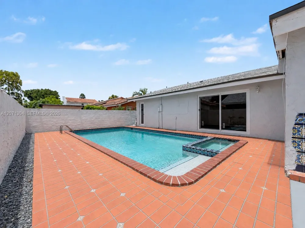 13710 SW 18th Ter Miami, FL 33175