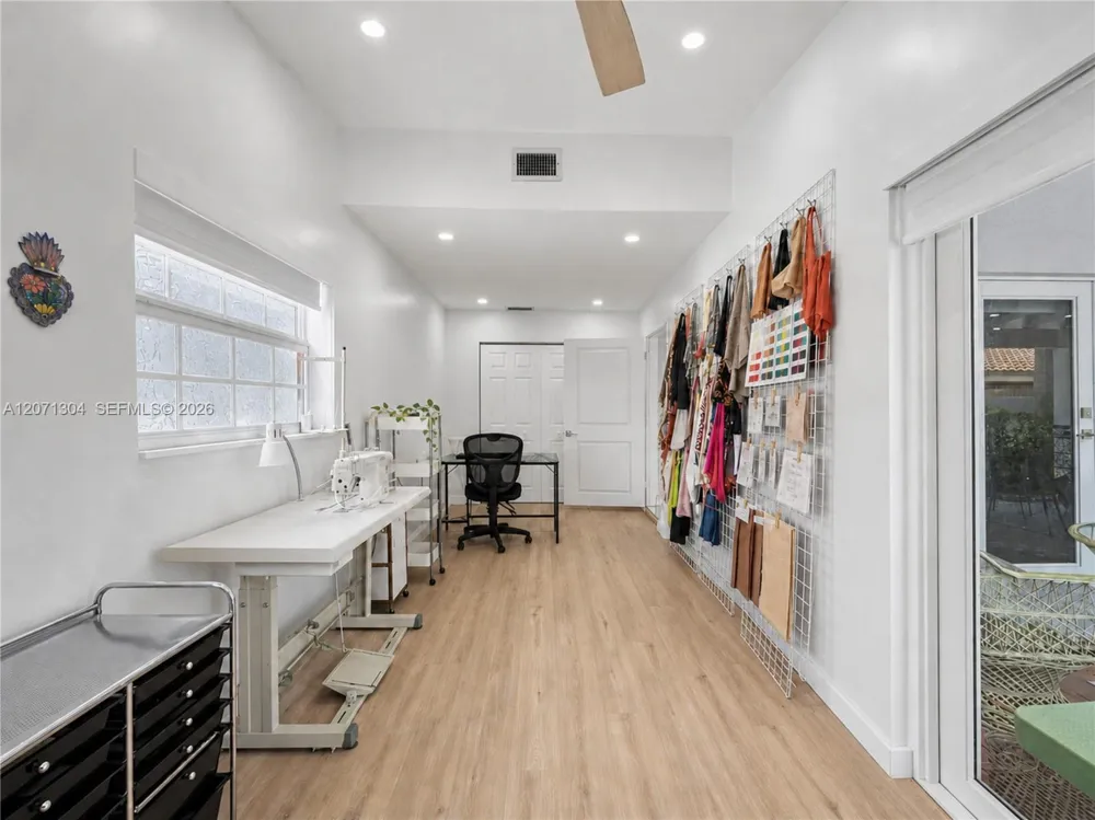13710 SW 18th Ter Miami, FL 33175