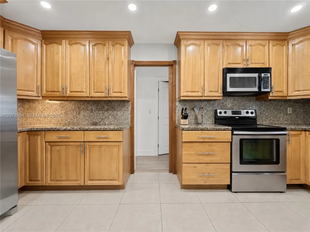 13710 SW 18th Ter Miami, FL 33175