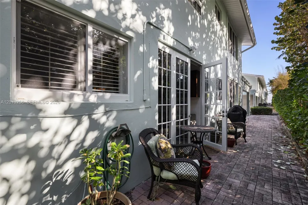 5400 Ocean Blvd #39 Lauderdale By The Sea, FL 33308